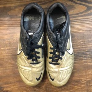 Nike Maestri CtR 360 firm ground soccer cleats